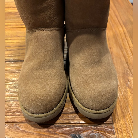 UGG Tall classic boots size 6.5 chestnut color in great conditions - Picture 7 of 10